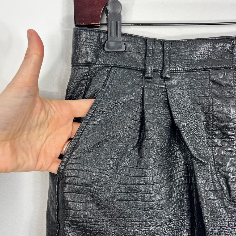Dynamite black faux leather croc embossed high rise pleated dressy shorts M - Picture 6 of 13
